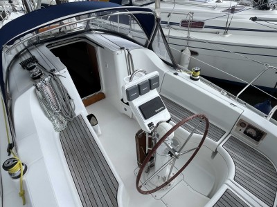 OCEANIS 323