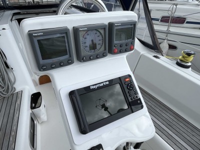 OCEANIS 323